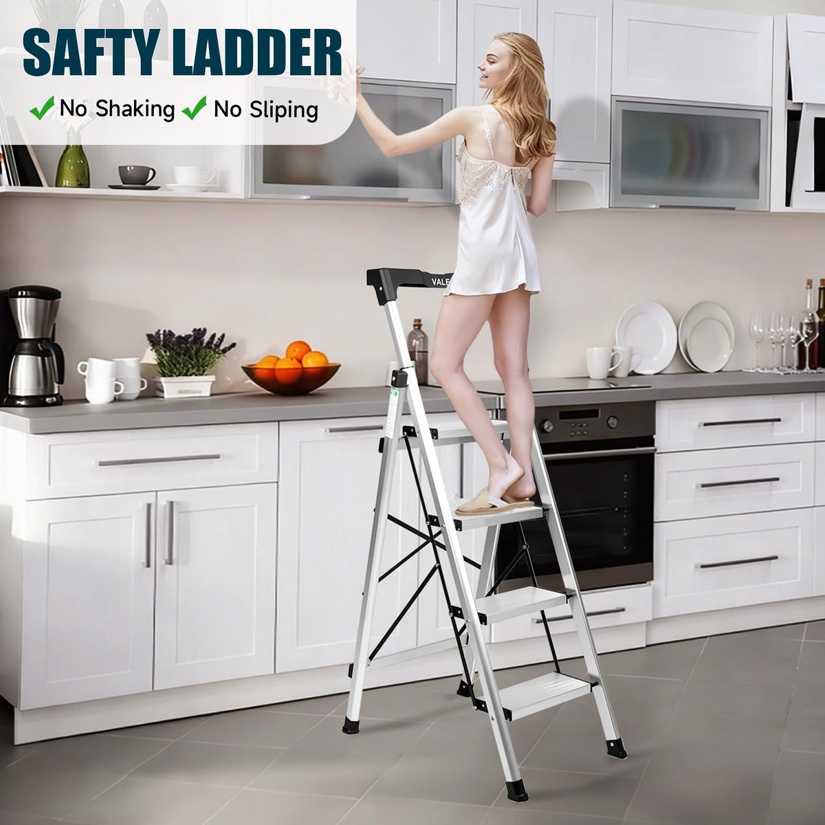 Aluminium 4 Step Ladder with Retractable Handgrip, 330 lbs Capacity, Silver F29532